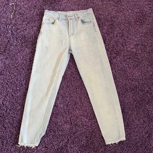 Light wash mom jeans
